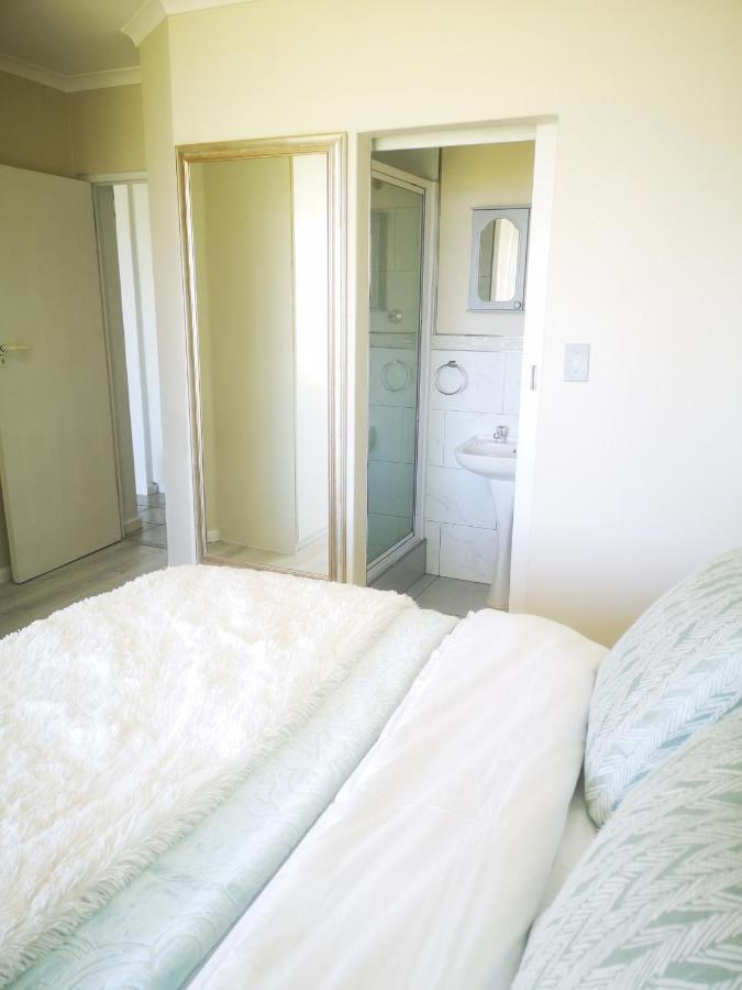 Cape Town Family Beachfront Apartment Leisure Bay エクステリア 写真